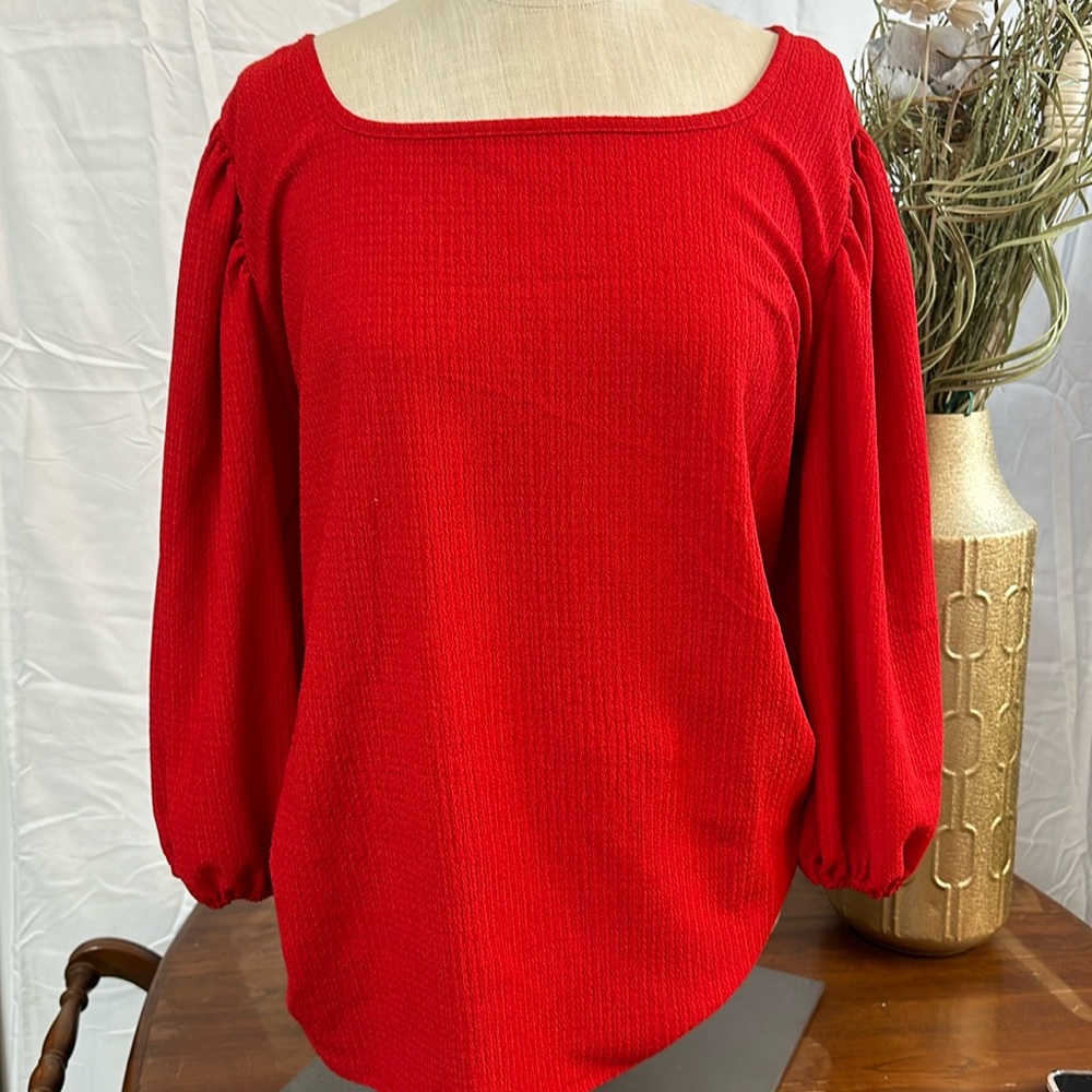Square neck red quarter sleeve top